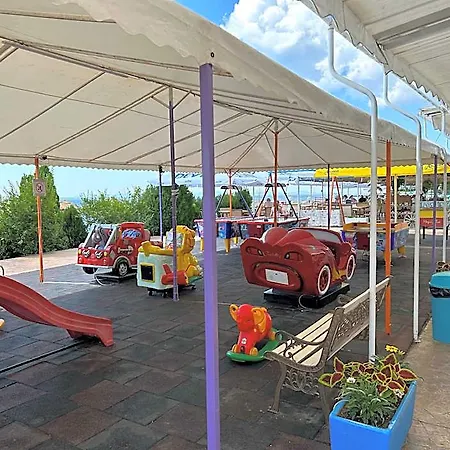 Panorama-chantall- Izba Family 4* Nesebar